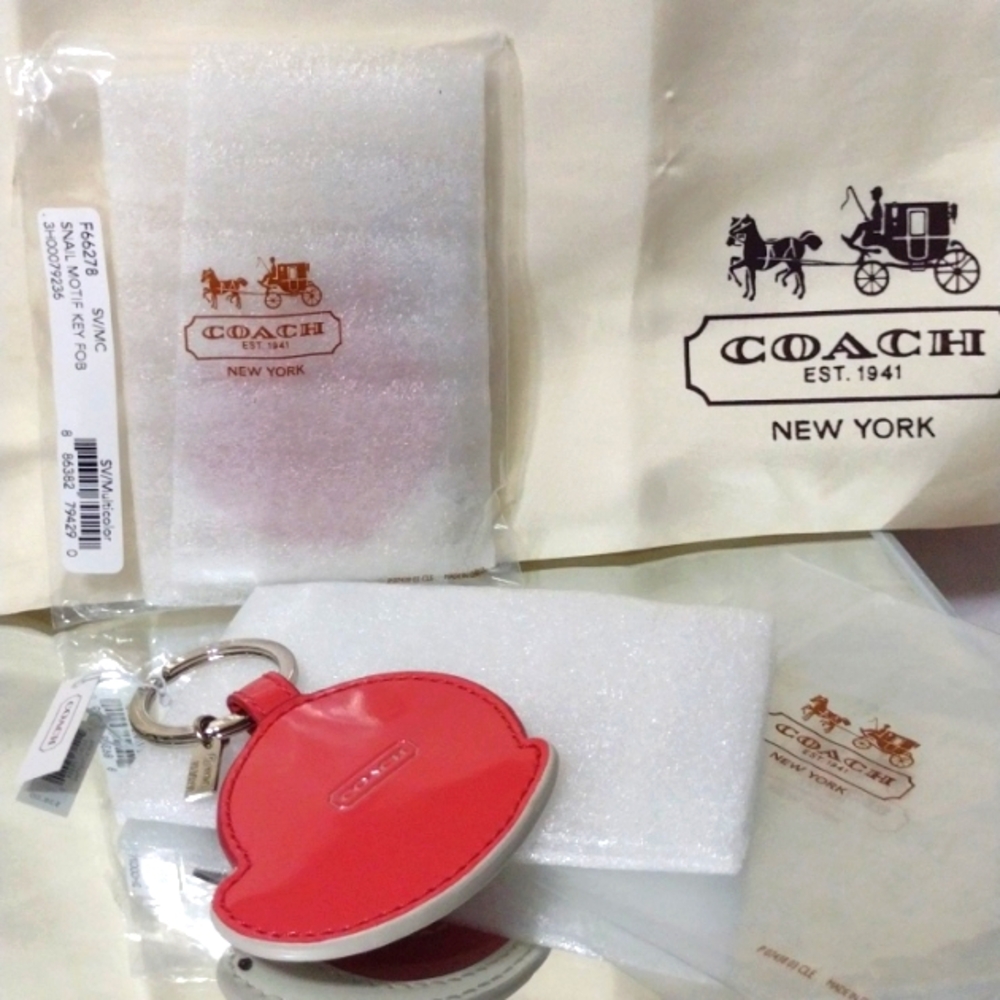 COACH Pink Reversible💕 Patent Leather🐌Snail Keyring Retired Mother's Da - Picture 2 of 6